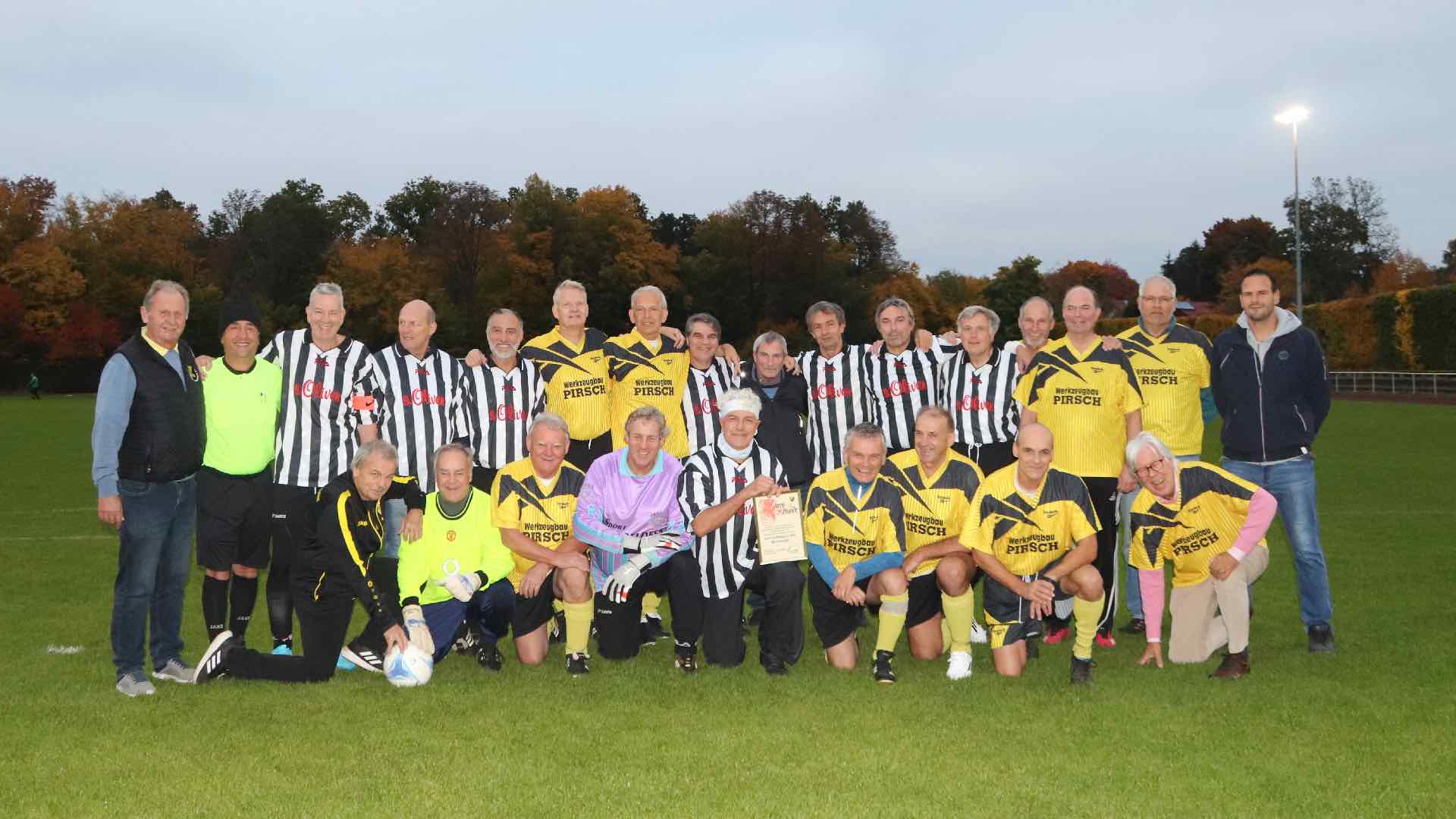 Ü60-Fußballer feiern Aufstieg in die Oberliga